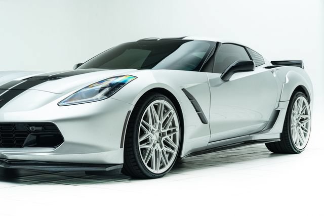 Used 2019 Chevrolet Corvette Stingray Coupe RWD image 9