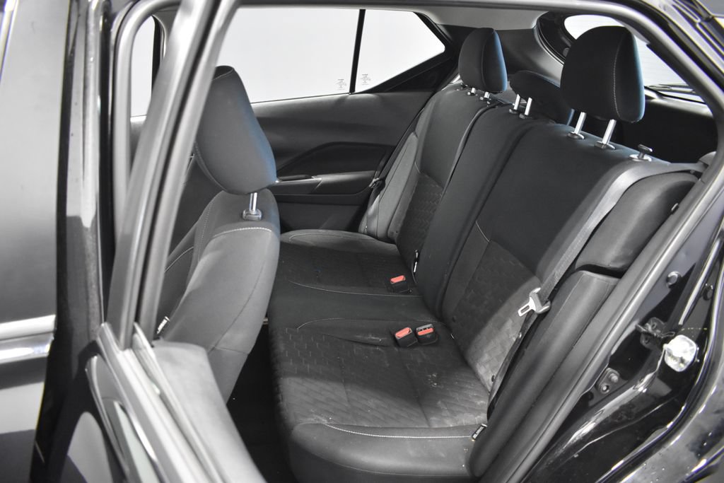 Used 2022 Nissan Kicks SV FWD image 27
