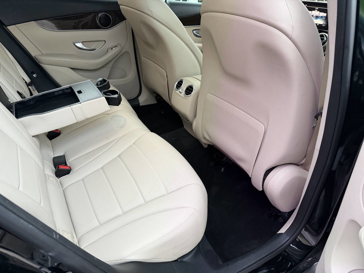 Used 2016 Mercedes-Benz GLC 300 image 26