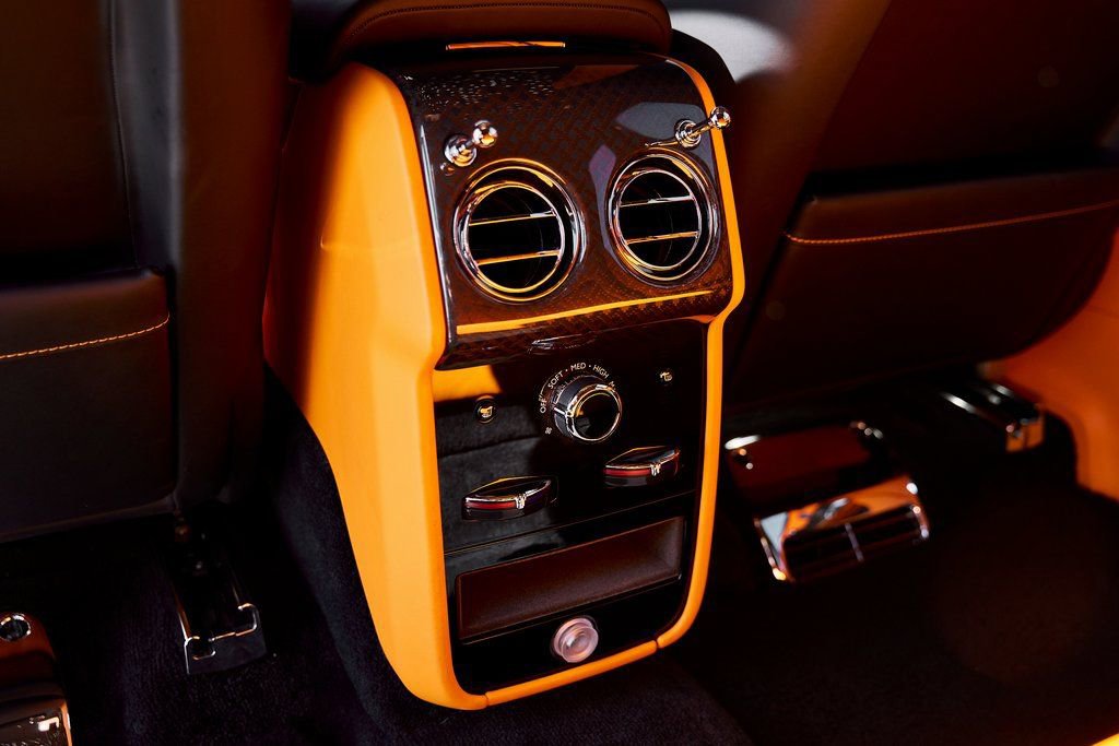 Used 2024 Rolls-Royce Cullinan Black Badge image 58