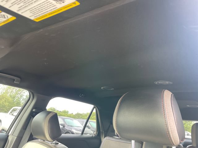 Used 2017 Ford Explorer XLT w/ Equipment Group 202A FWD image 28