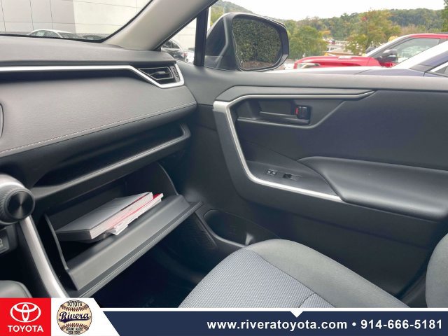 Certified 2024 Toyota RAV4 LE AWD/4WD image 32