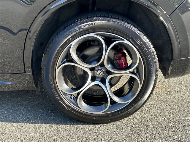 Used 2024 Alfa Romeo Stelvio Veloce image 11