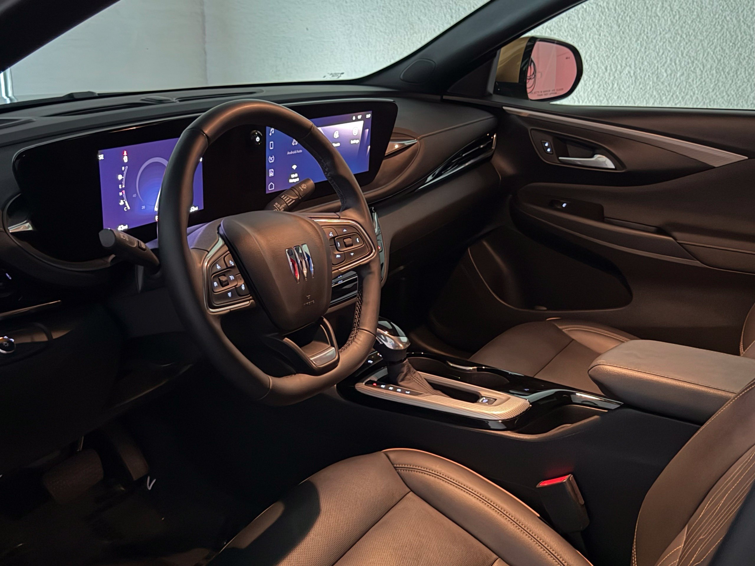 Used 2025 Buick Envista Avenir FWD image 47