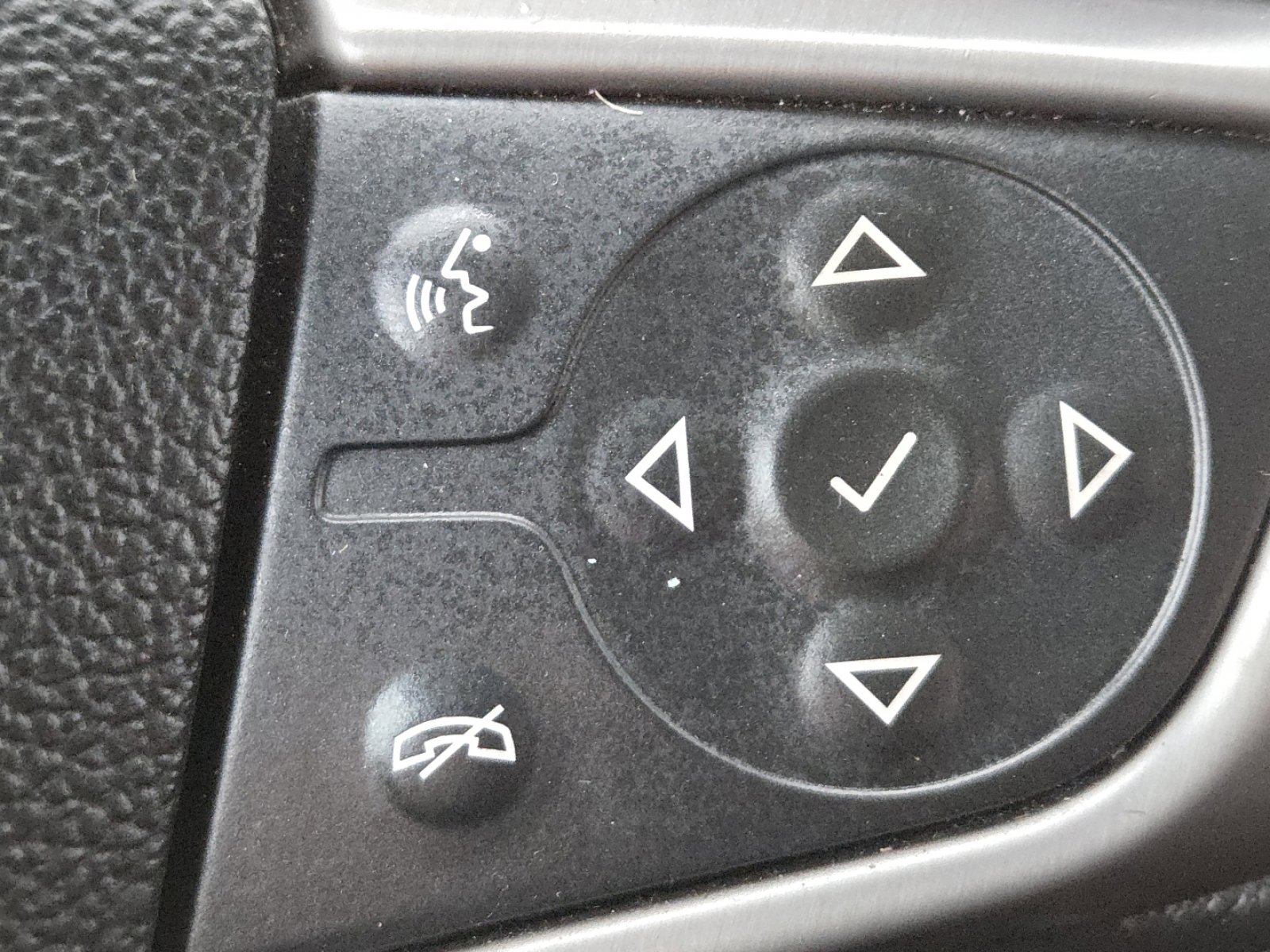 Used 2017 GMC Canyon SLE w/ All Terrain Package image 32