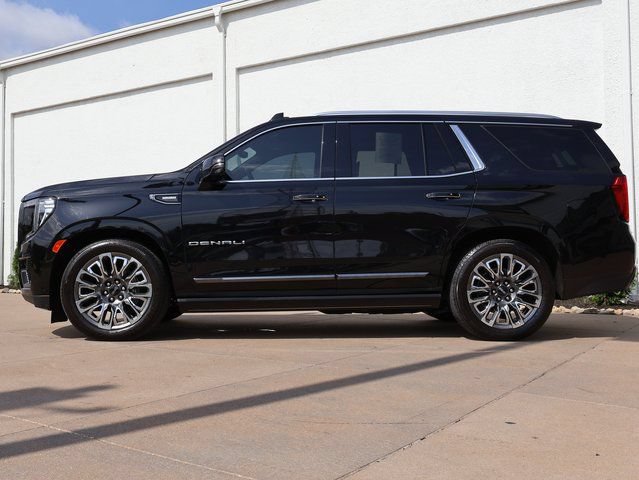 Used 2024 GMC Yukon Denali Ultimate AWD/4WD image 4