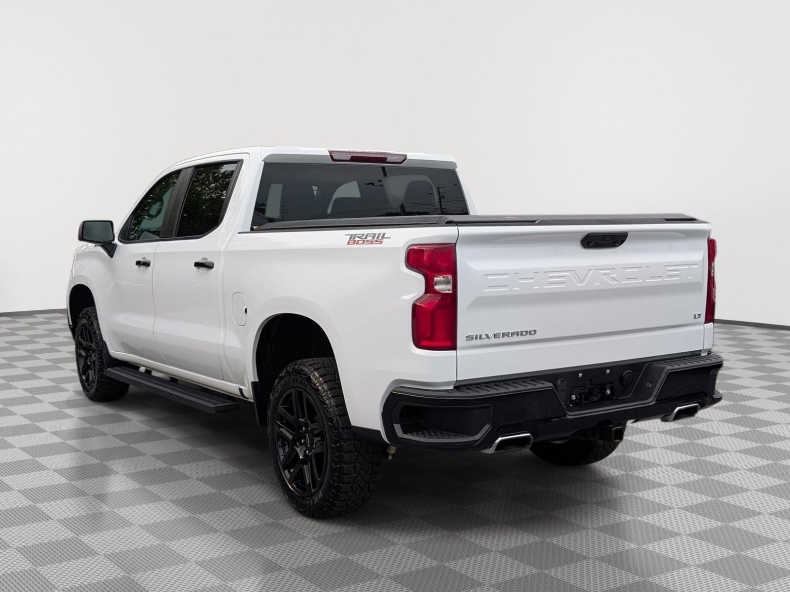 Used 2023 Chevrolet Silverado 1500 LT Trail Boss AWD/4WD image 3