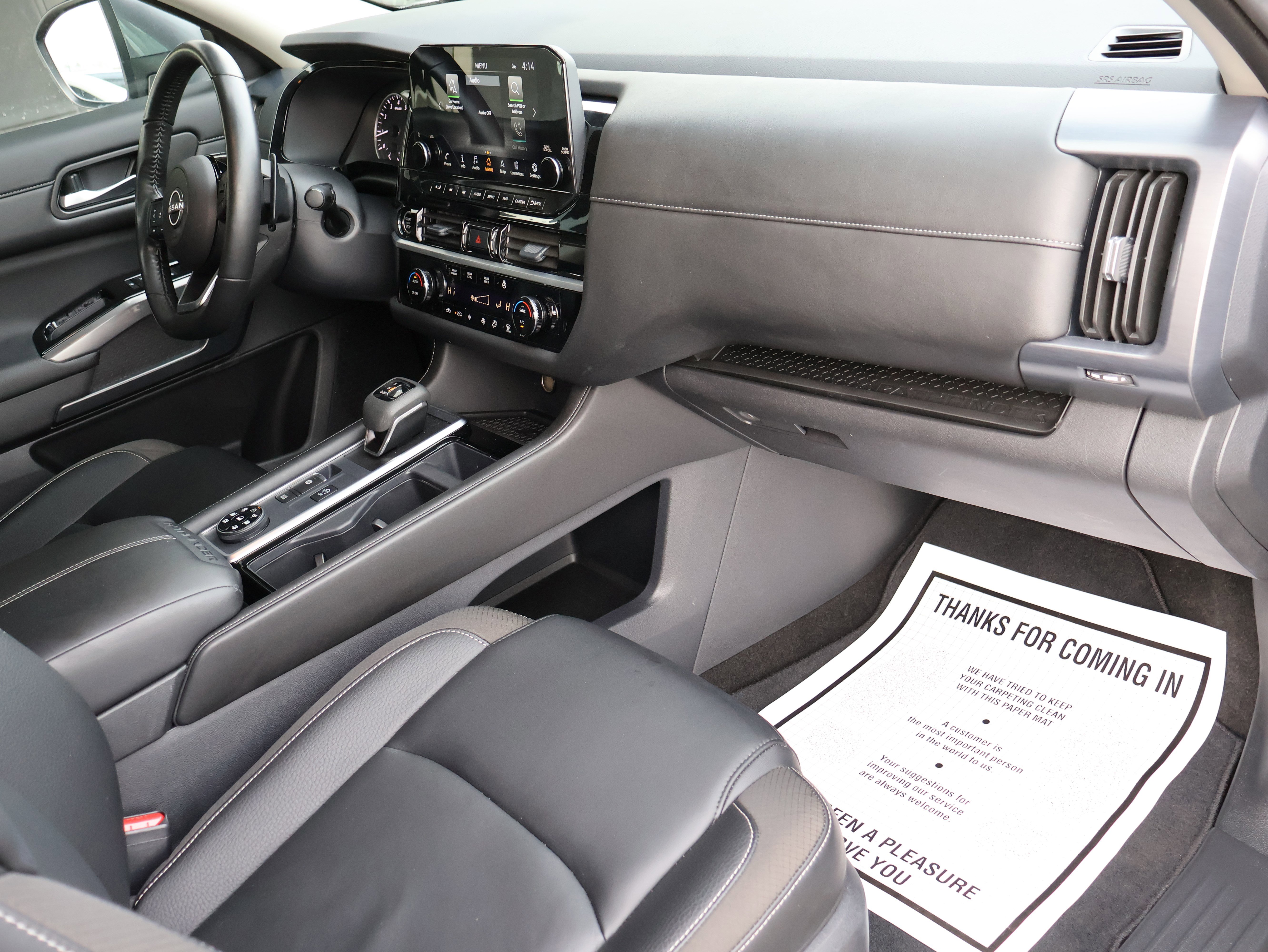 Used 2024 Nissan Pathfinder SL image 11