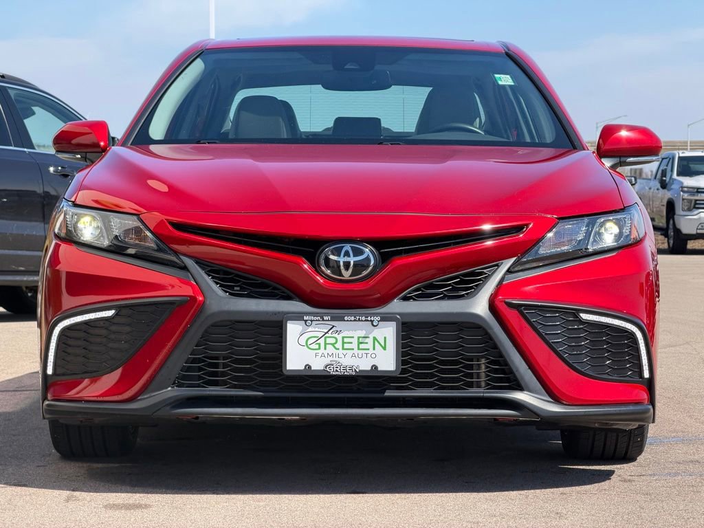 Used 2022 Toyota Camry SE w/ Cold Weather Package image 6