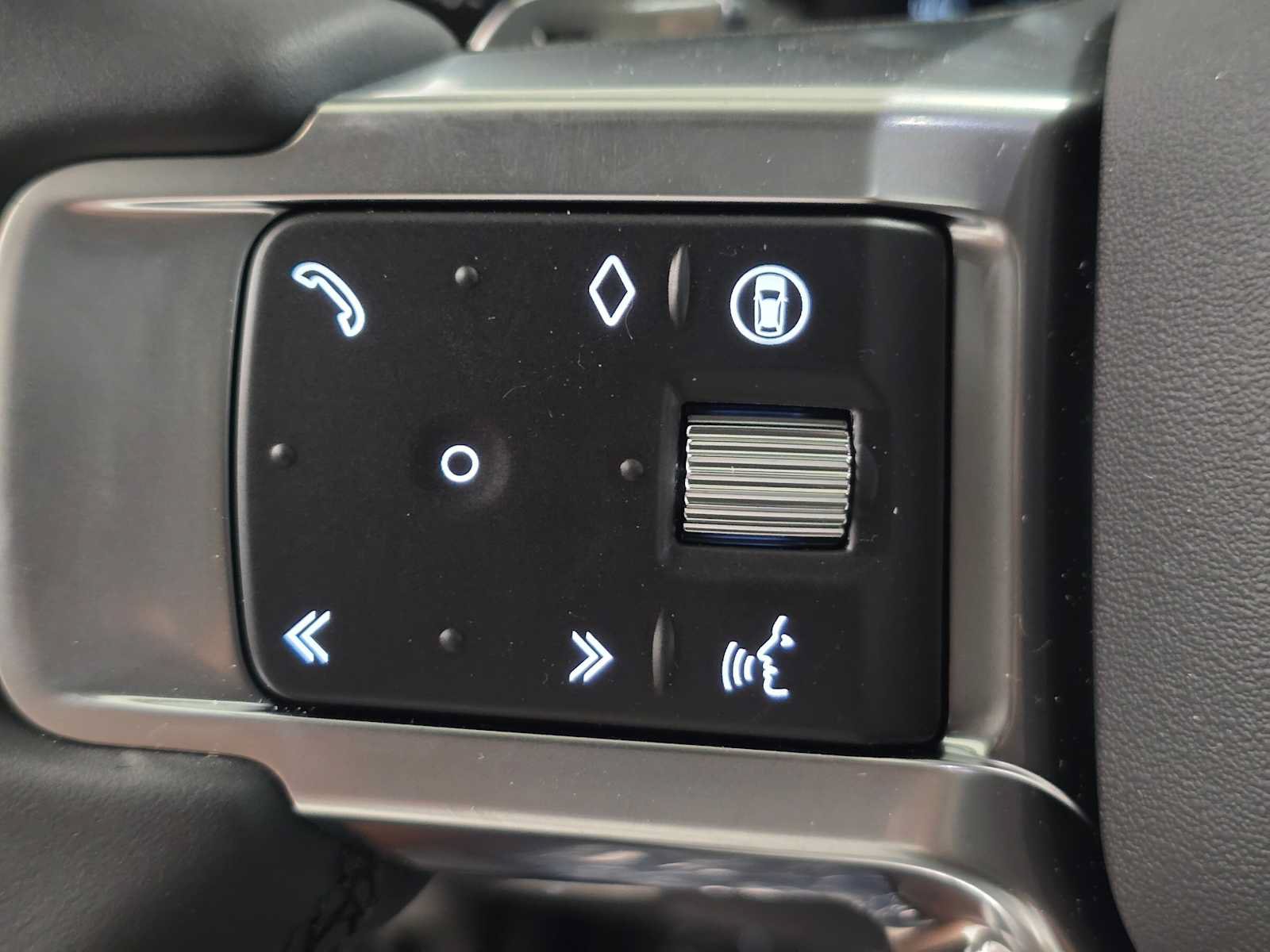 New 2026 Land Rover Discovery Limited Edition AWD/4WD image 36