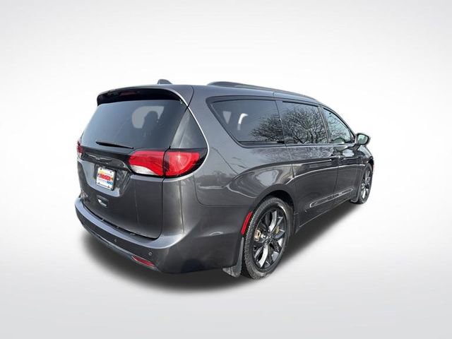 Used 2018 Chrysler Pacifica Touring-L w/ Premium Audio Group image 5