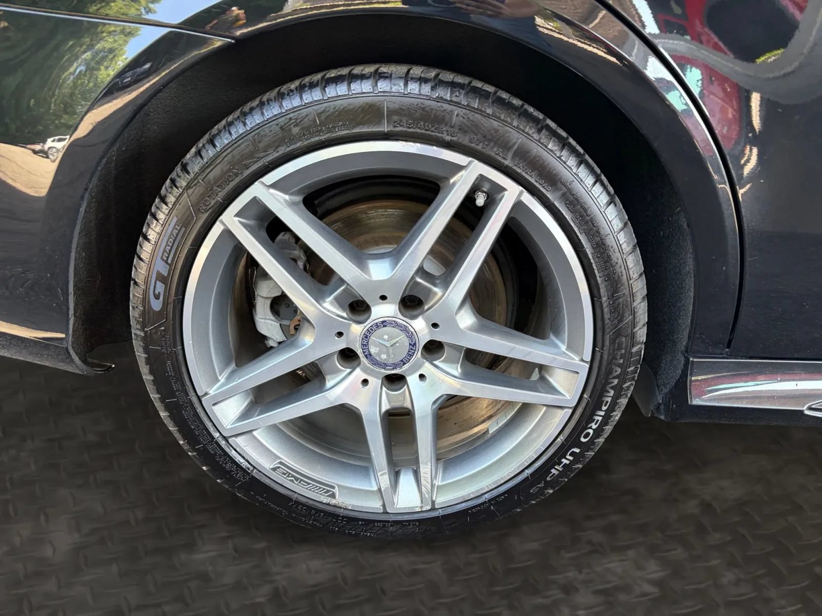 Used 2014 Mercedes-Benz E 550 4MATIC Sedan image 40