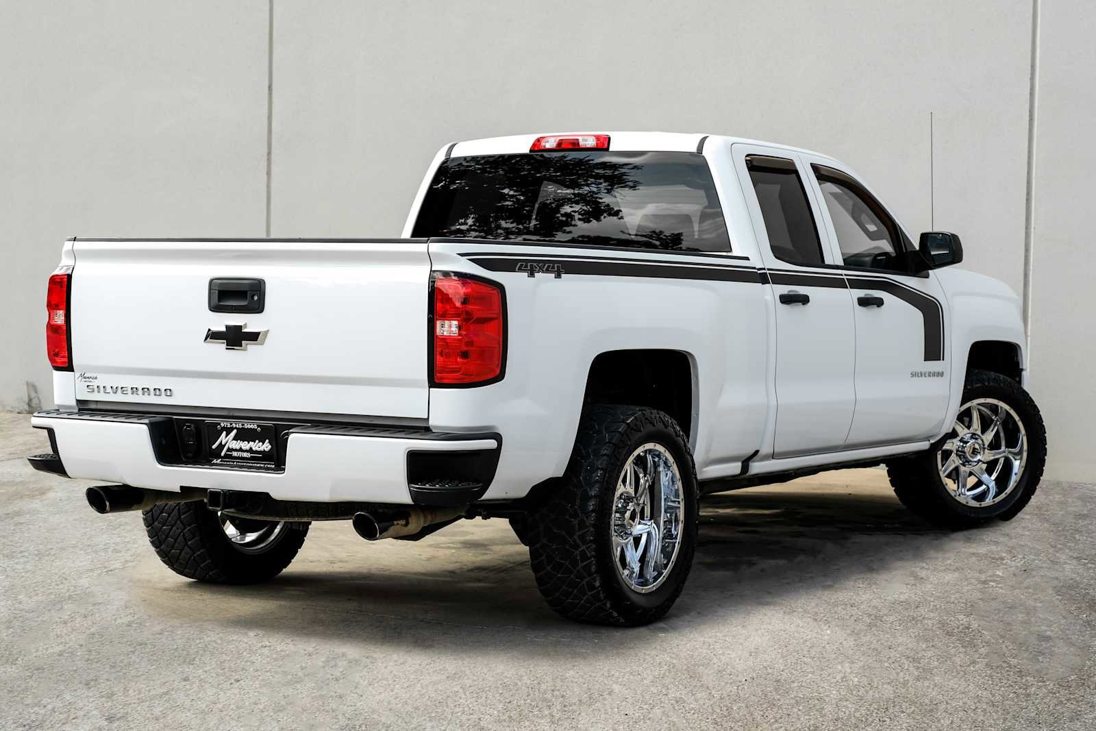 Used 2017 Chevrolet Silverado 1500 Custom w/ Rally 1 Edition AWD/4WD image 8