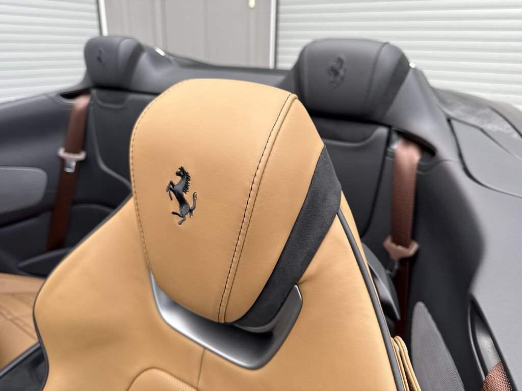 Certified 2024 Ferrari Roma Spider RWD image 31