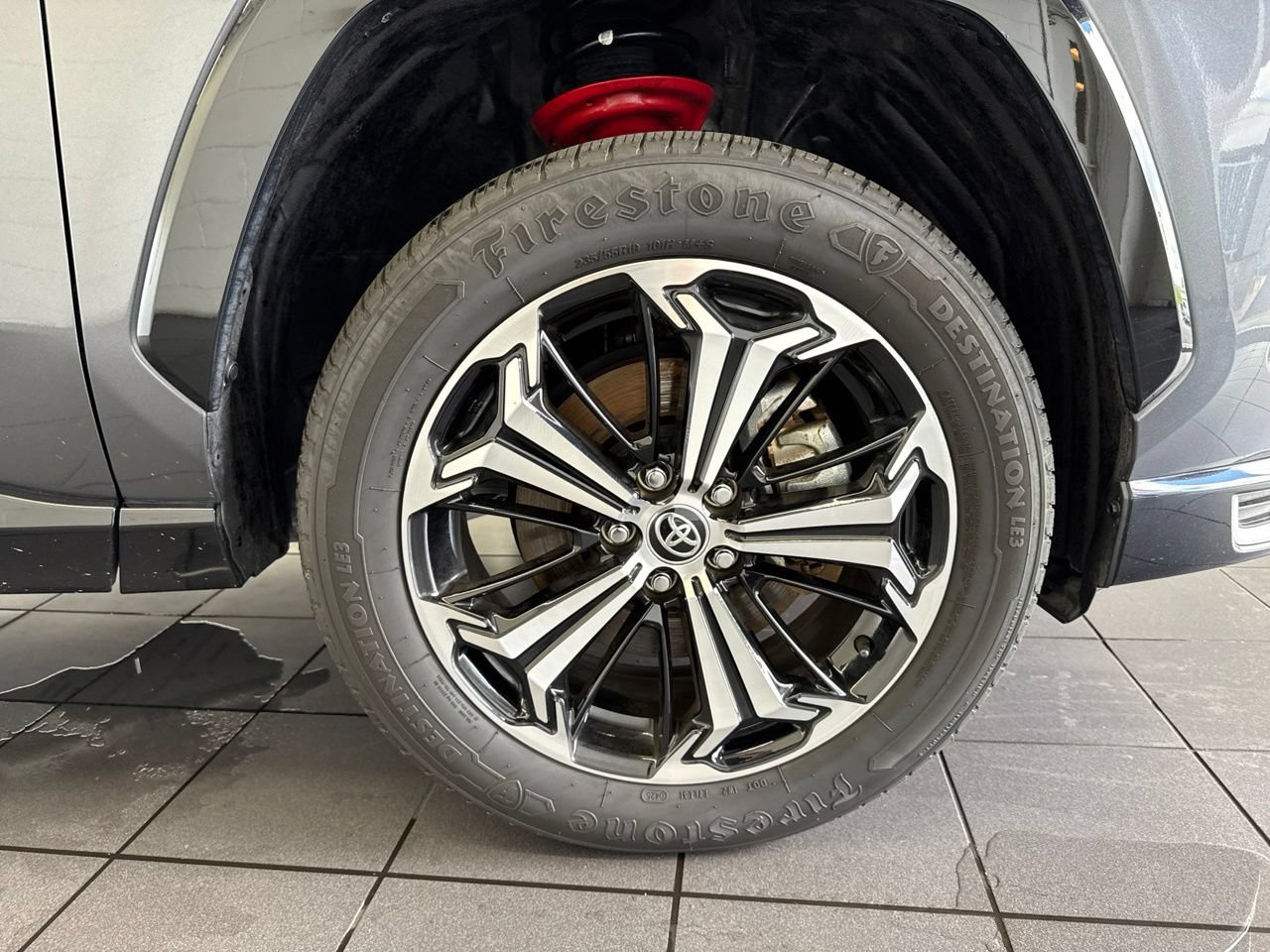 Used 2024 Toyota RAV4 XSE AWD/4WD image 57