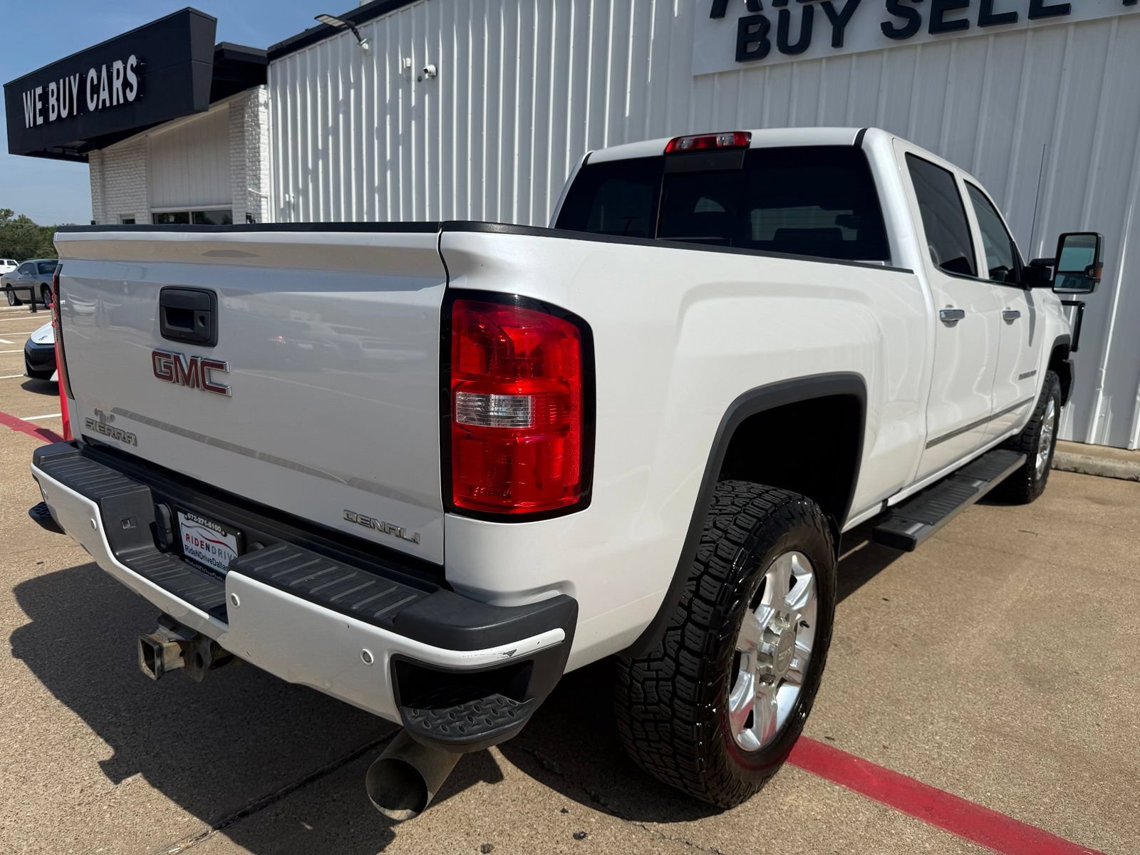 Used 2019 GMC Sierra 2500 Denali w/ Duramax Plus Package AWD/4WD image 7
