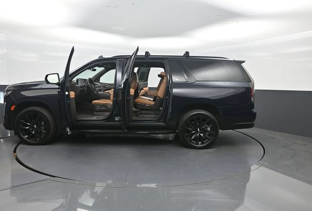 Used 2022 Cadillac Escalade ESV Sport w/ LPO, ONYX Package AWD/4WD image 45