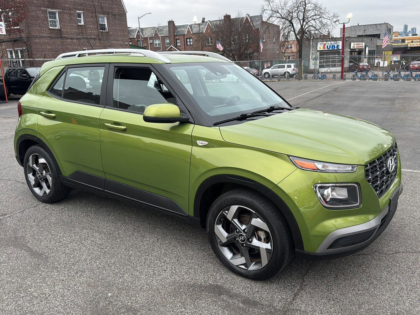 Used 2023 Hyundai Venue SEL w/ Cargo Package image 11