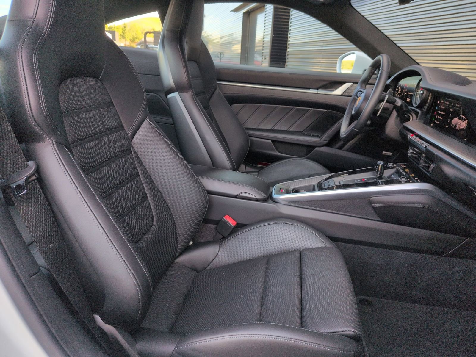 Certified 2022 Porsche 911 Turbo S image 27