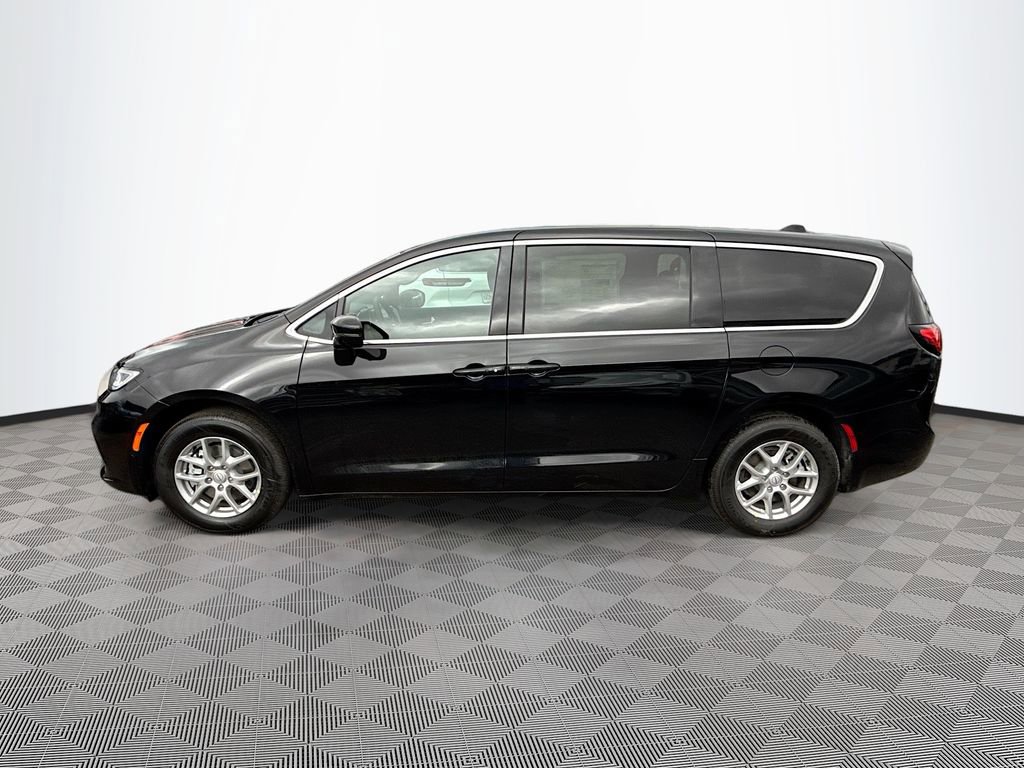 New 2026 Chrysler Pacifica Select FWD image 8