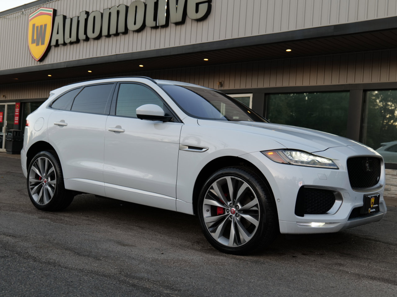 Used 2019 Jaguar F-PACE S video 2