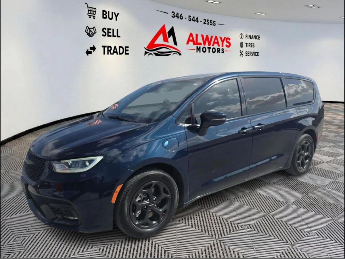 Used 2022 Chrysler Pacifica Touring-L w/ S Appearance Package FWD image 2