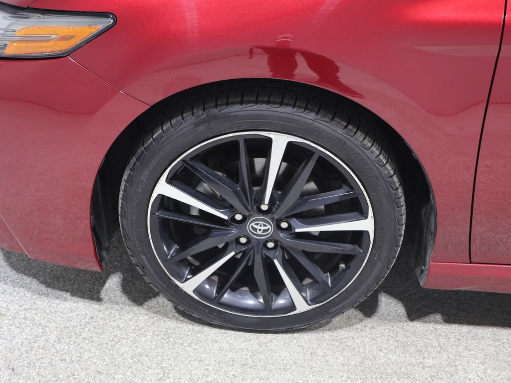 Used 2018 Toyota Camry XSE FWD image 8