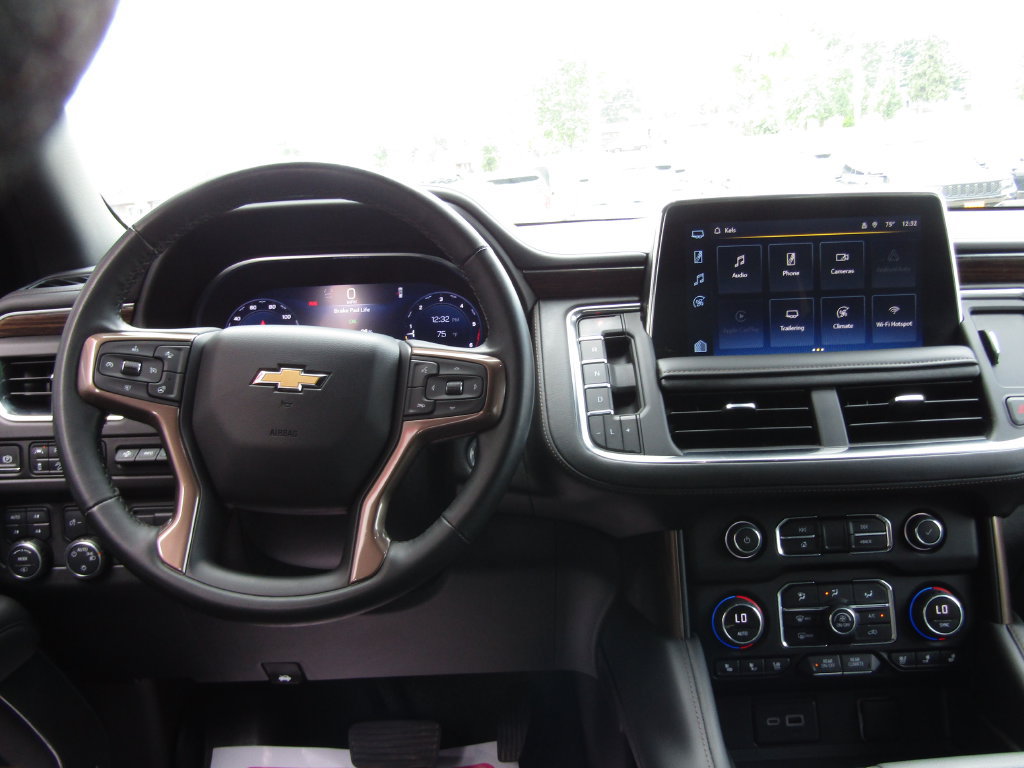 Used 2024 Chevrolet Tahoe High Country AWD/4WD image 5