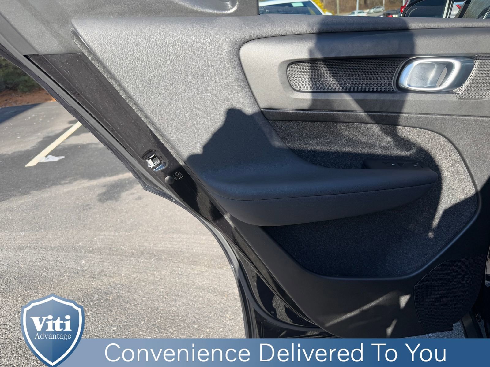 Certified 2025 Volvo XC40 B5 Core w/ Protection Package Premier image 20