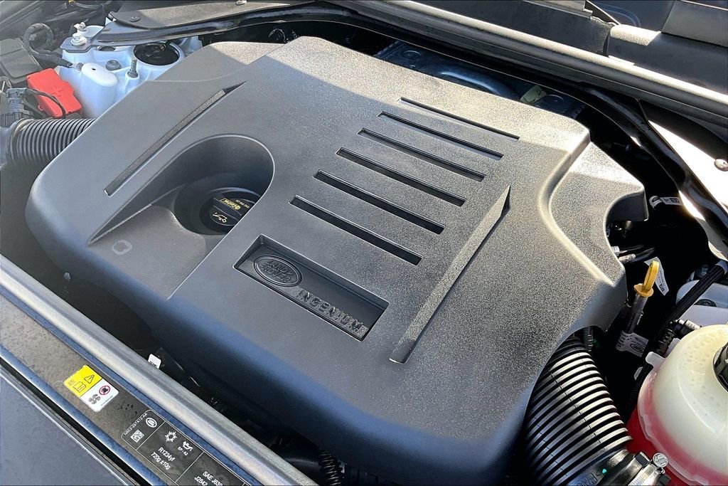 Used 2025 Land Rover Range Rover SE image 30