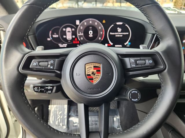 Used 2024 Porsche Cayenne image 24