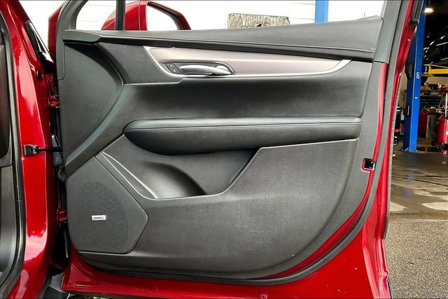 Used 2017 Cadillac XT5 Luxury w/ Driver Awareness Package image 24