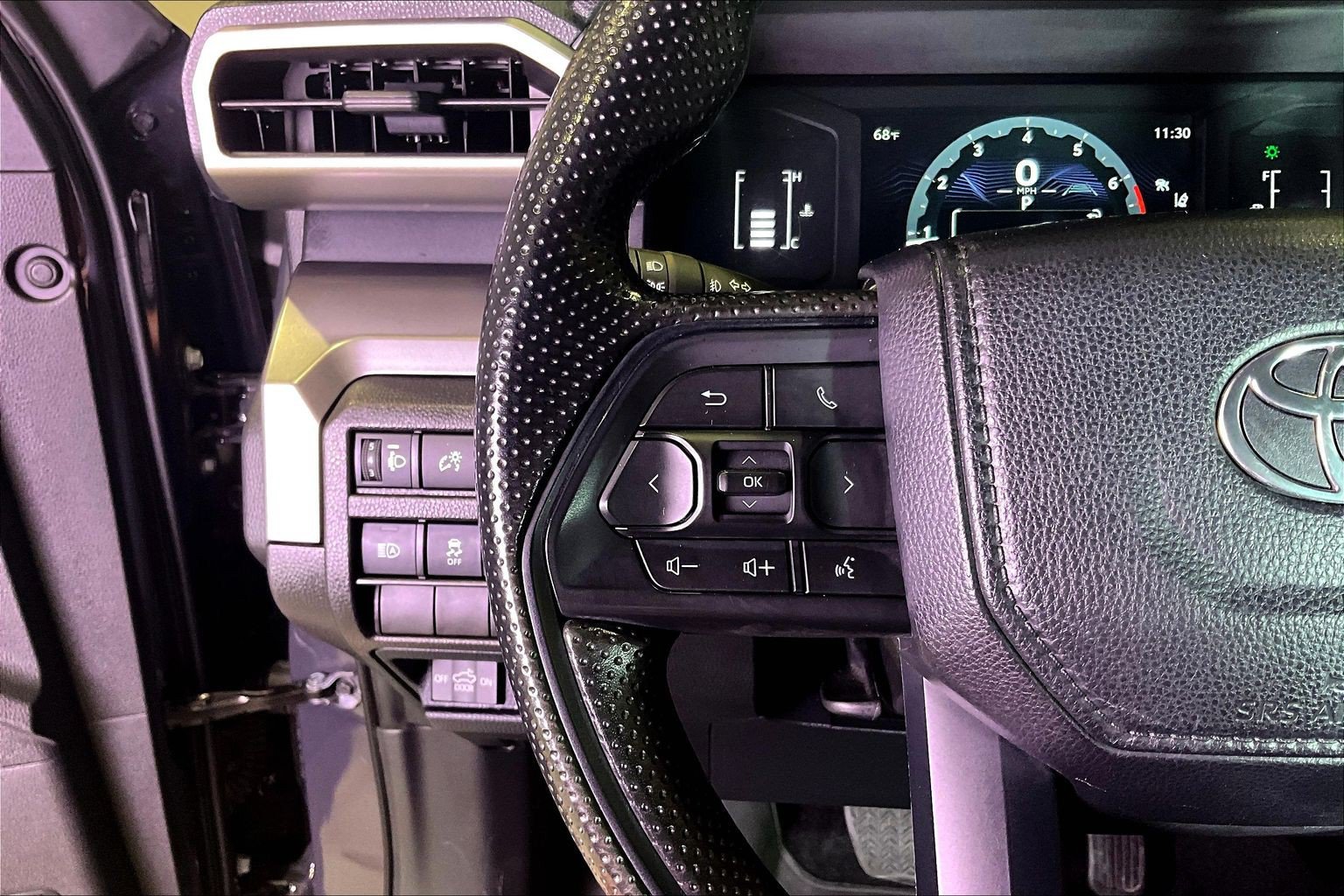 Used 2024 Toyota Tacoma SR5 AWD/4WD image 13