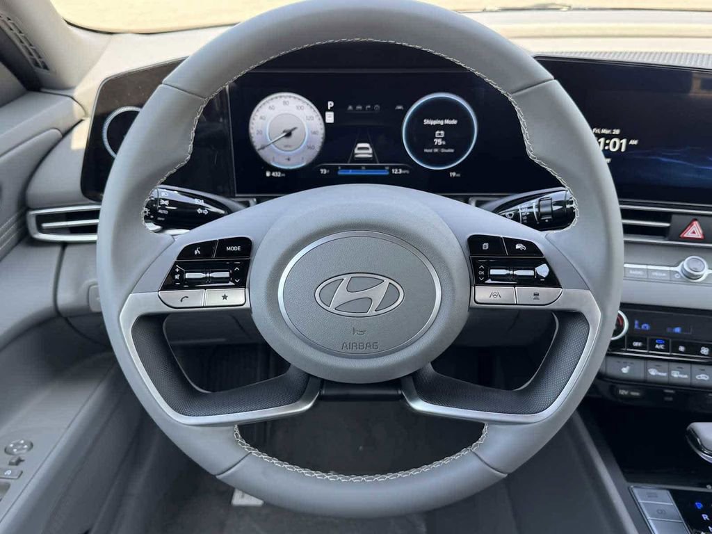 New 2025 Hyundai Elantra SEL w/ Cargo Package image 17