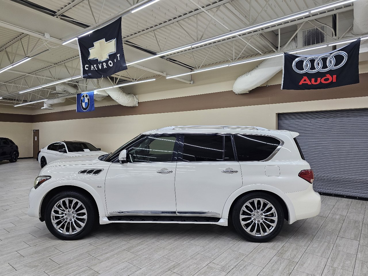 Used 2016 INFINITI QX80 2WD w/ 22" Wheel Package image 9