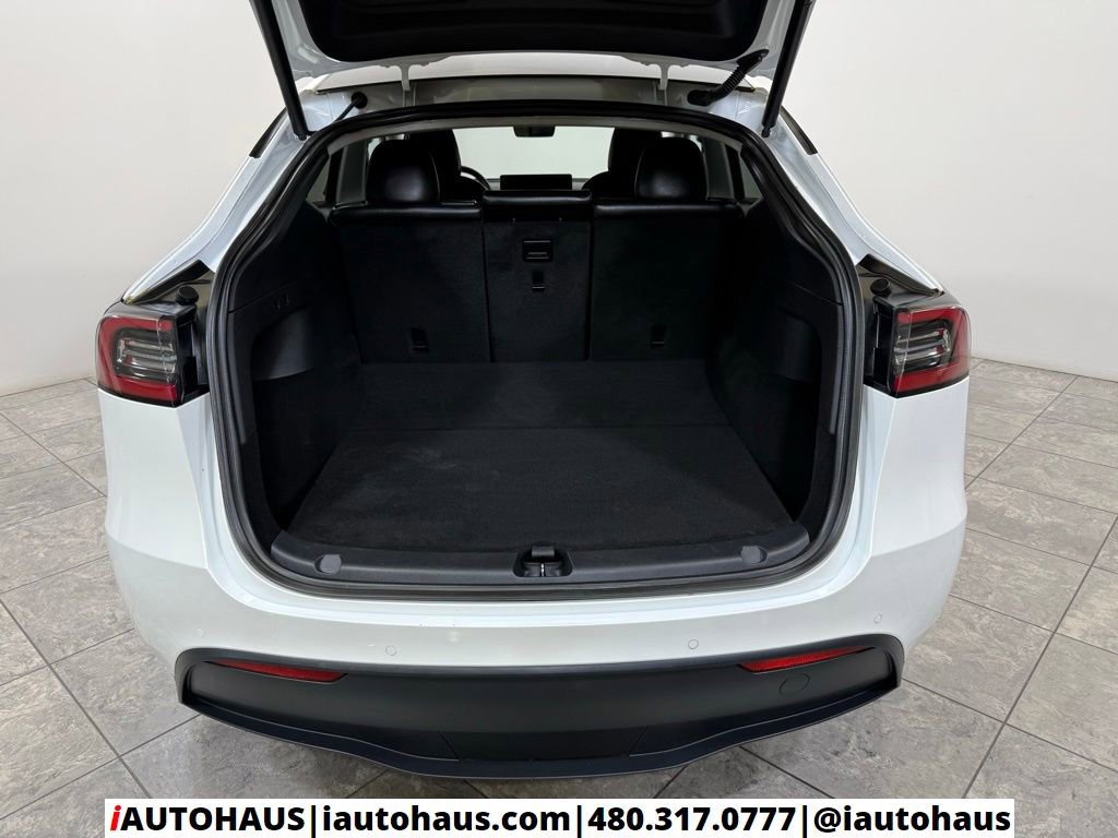 Used 2020 Tesla Model Y Long Range image 9