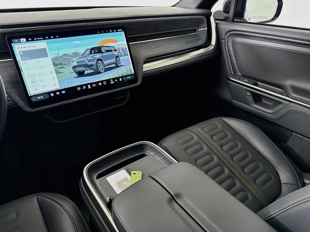 Used 2025 Rivian R1S Adventure AWD/4WD image 25