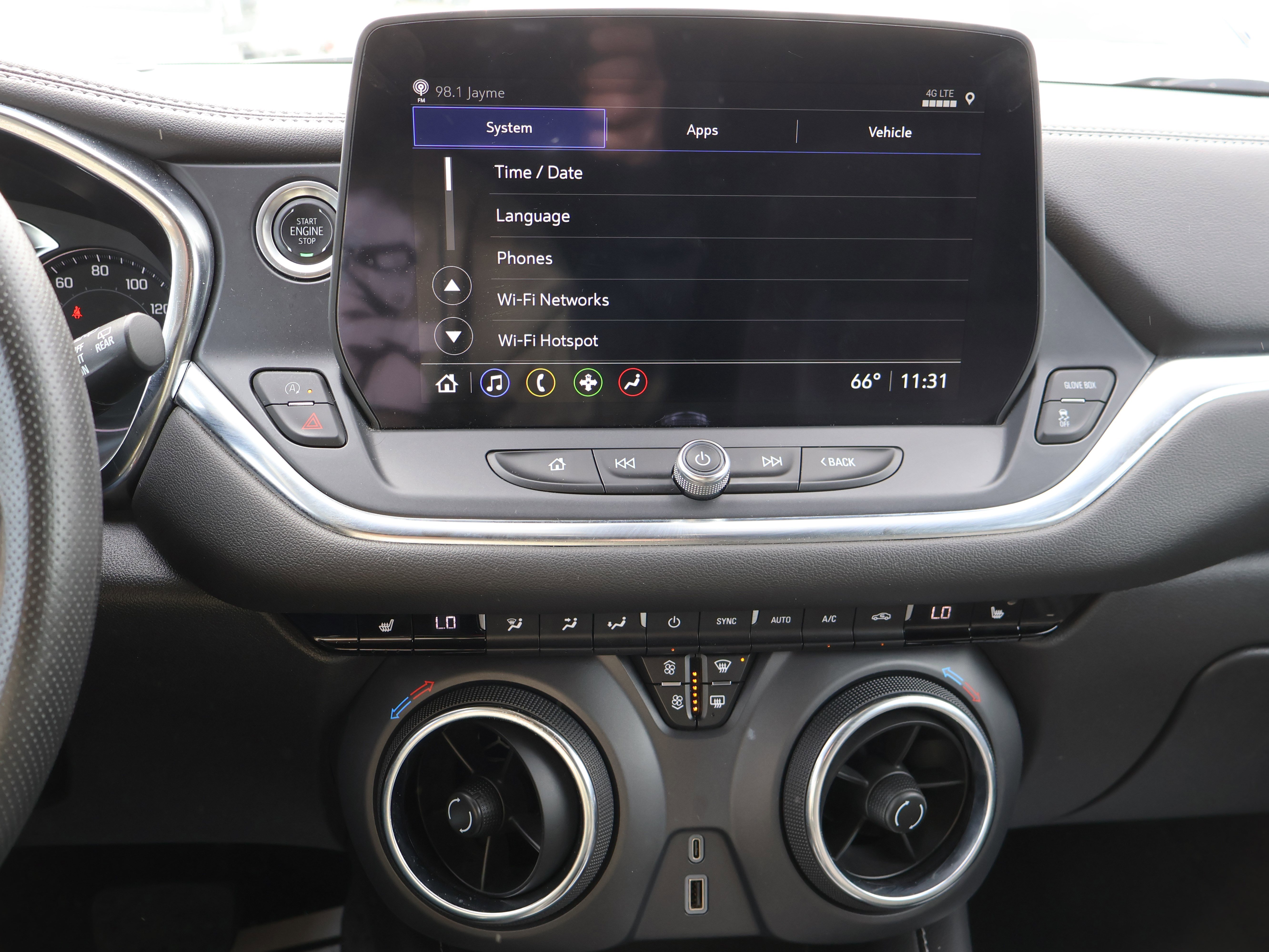 Used 2025 Chevrolet Blazer LT image 23