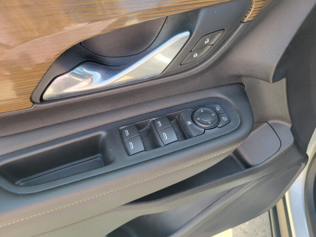 Used 2021 GMC Terrain SLE w/ Elevation Edition FWD image 25
