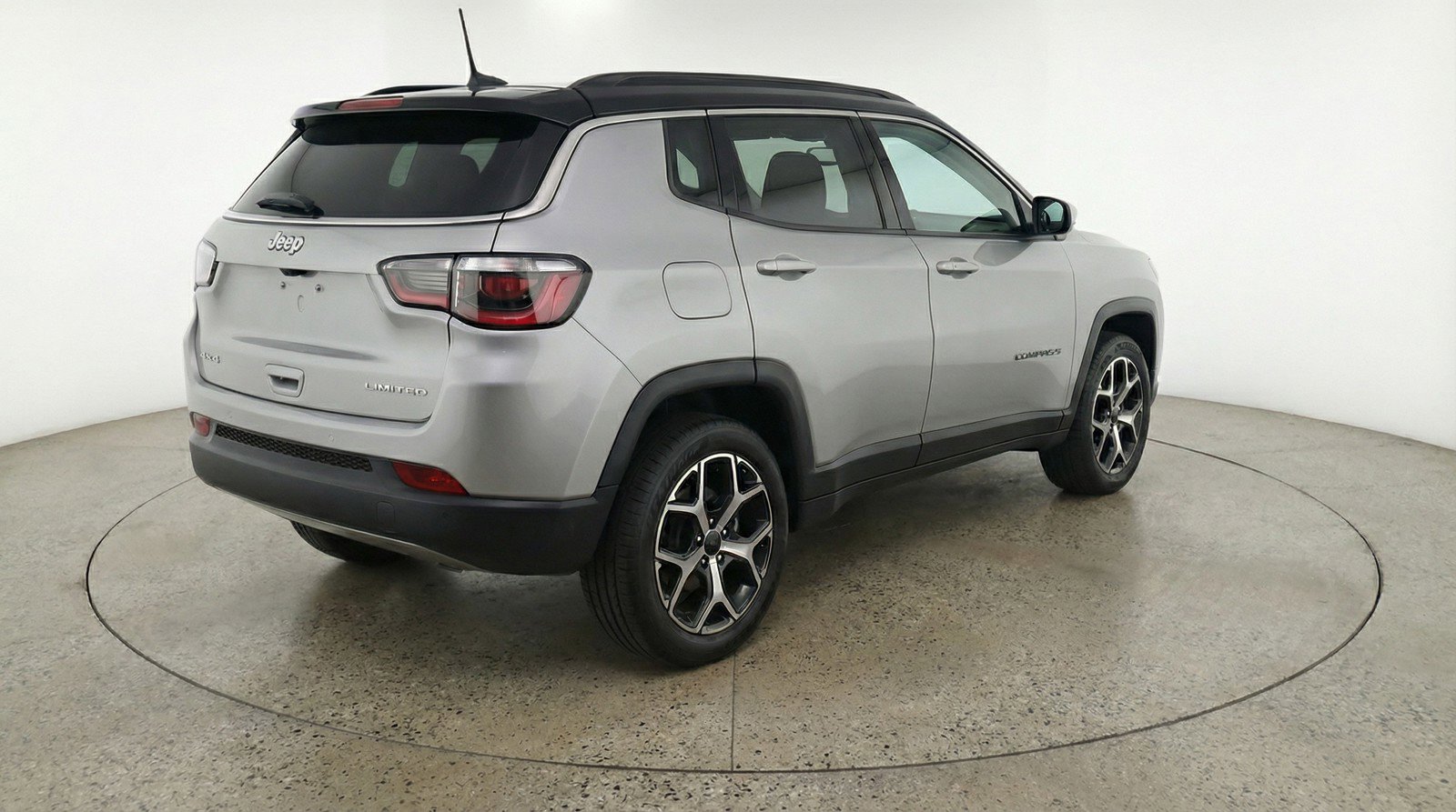 Used 2025 Jeep Compass Limited AWD/4WD image 9