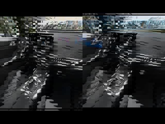 New 2025 BMW X5 xDrive40i w/ M Sport Package image 14