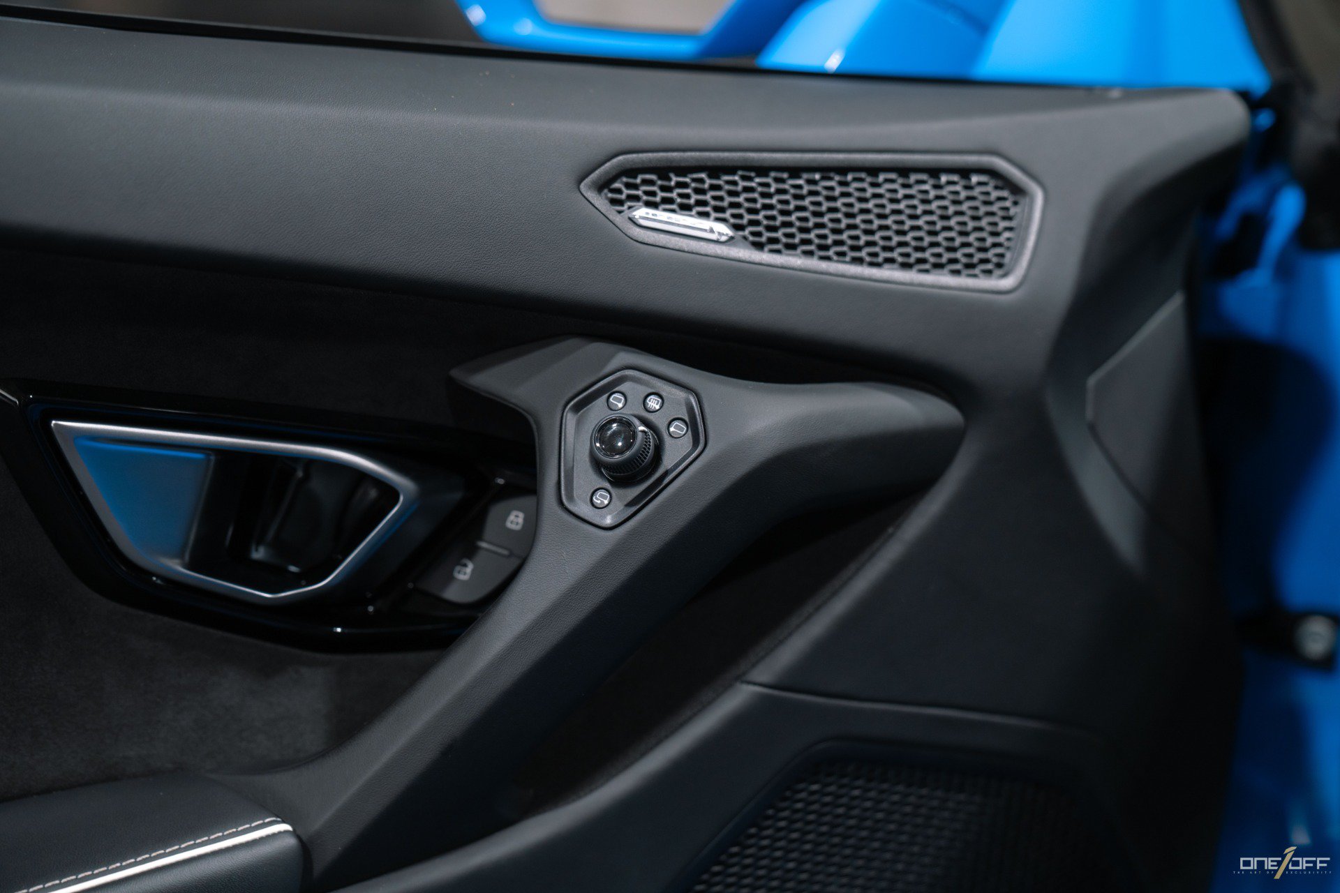Used 2021 Lamborghini Huracan EVO RWD image 25