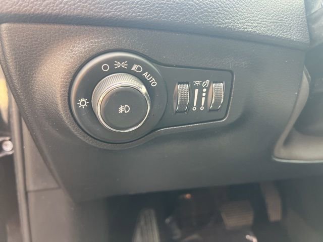 Used 2019 Jeep Compass Latitude image 8