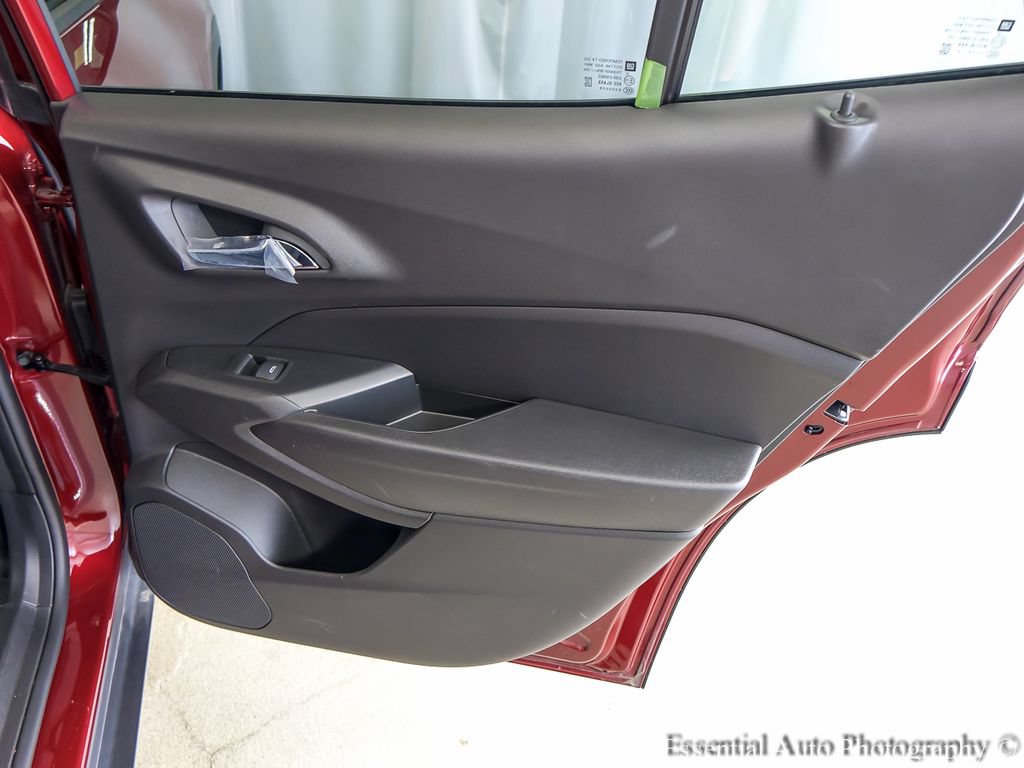 Used 2025 Chevrolet Trax LT w/ Driver Confidence Package FWD image 21