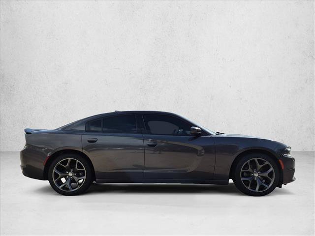 Used 2015 Dodge Charger SXT RWD image 4