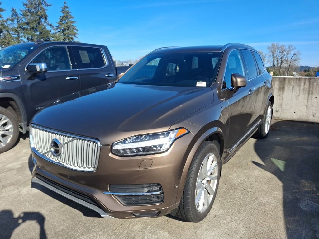 Used 2016 Volvo XC90 T8 Inscription w/ Vision Package image 1