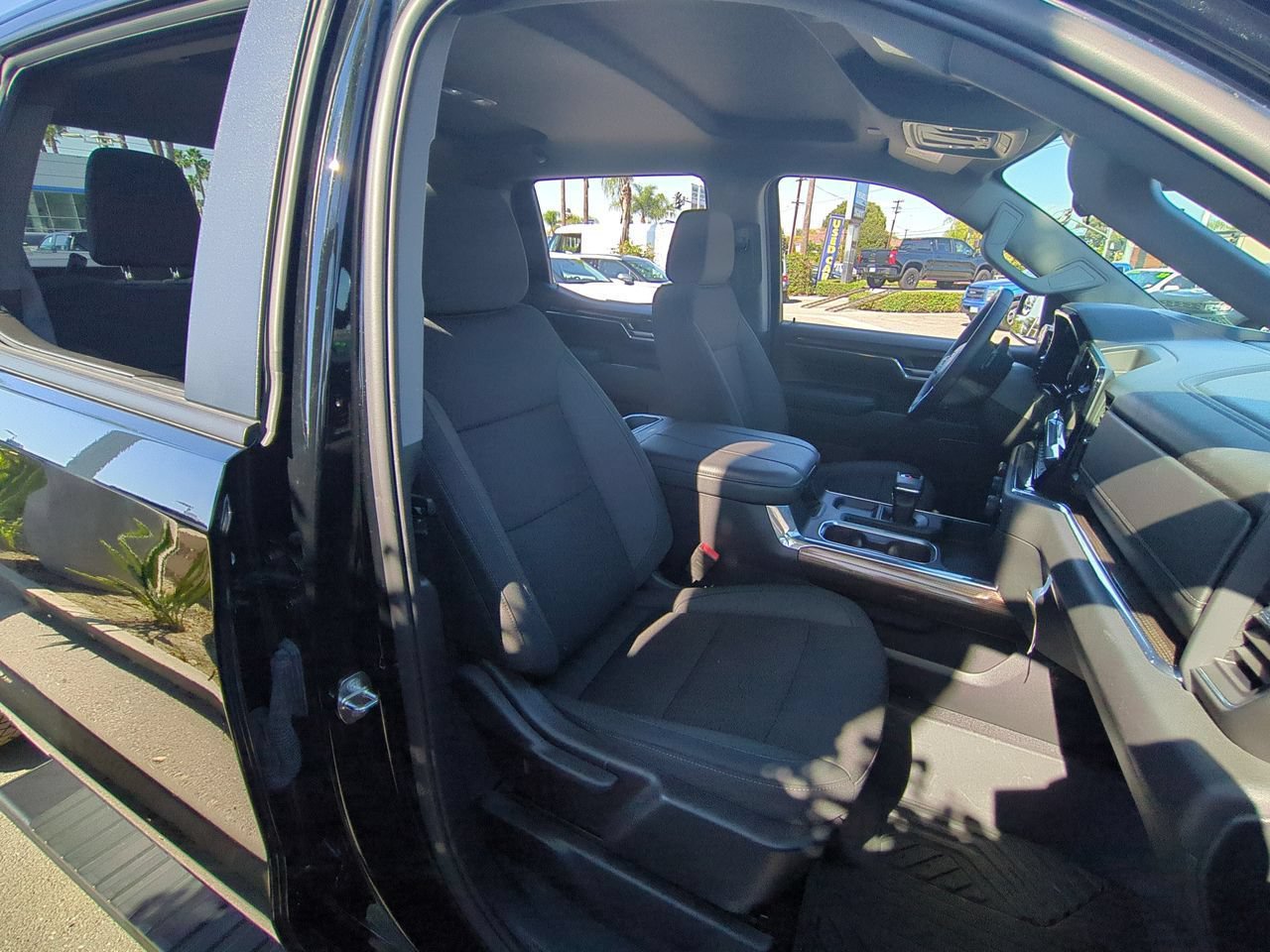 Used 2024 Chevrolet Silverado 1500 LT Trail Boss w/ Protection Package AWD/4WD image 27