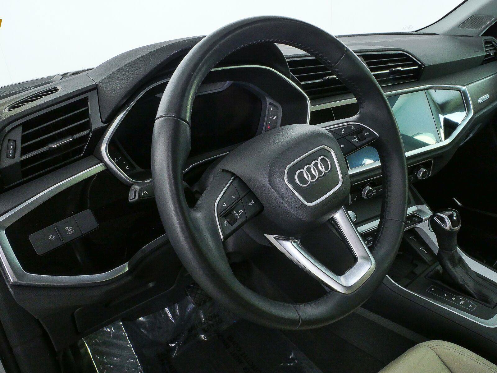Used 2020 Audi Q3 2.0T Prestige AWD/4WD image 4