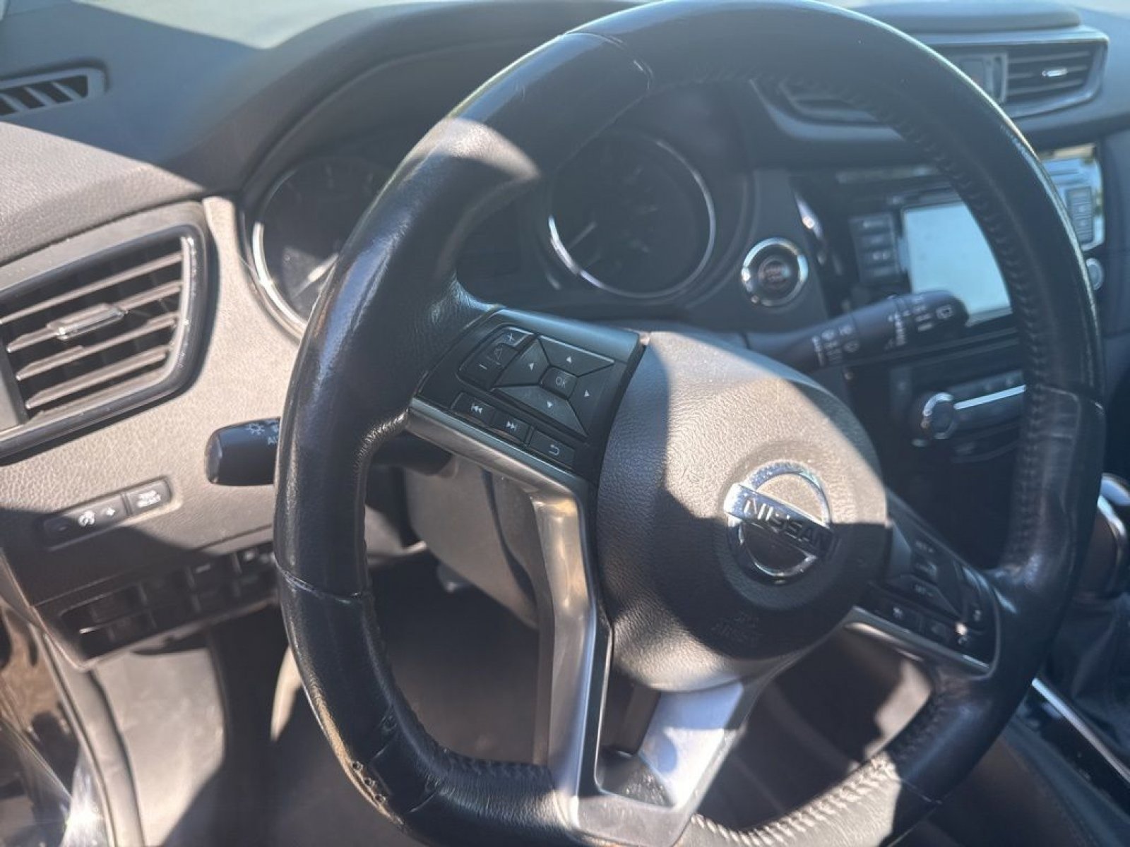 Used 2018 Nissan Rogue SL image 7