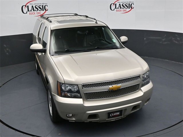 Used 2014 Chevrolet Suburban LT image 23
